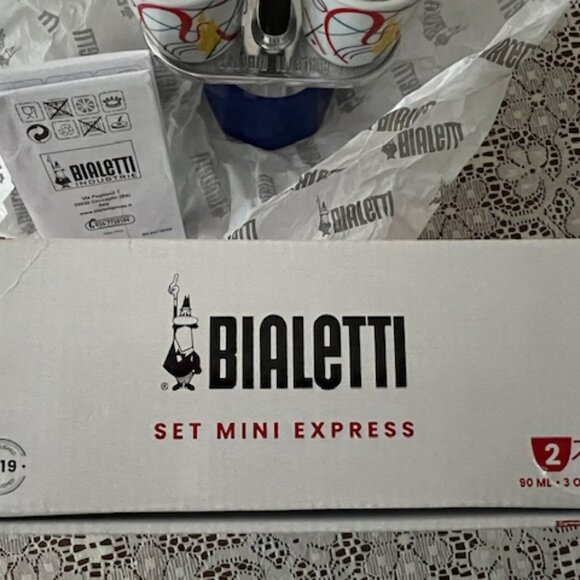 NEW Bialetti Italian Espresso Mini Stove Top Coffee Machine; 2 Designer Cups - Picture 13 of 13